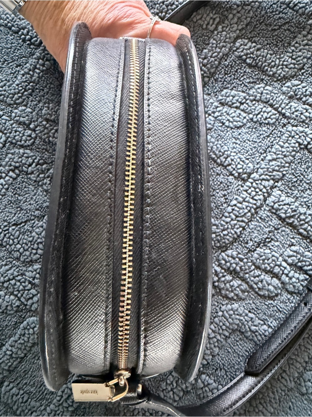 kate spade Crossbody “Poppy” Purse with Zipper Closure and Pockets inside for CC - Picture 7 of 9